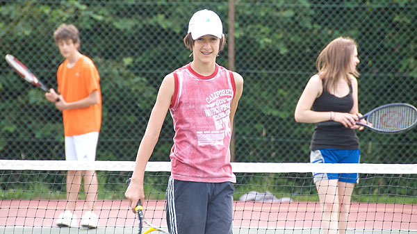 Большой Теннис в Ardingly College, летней школе Англии